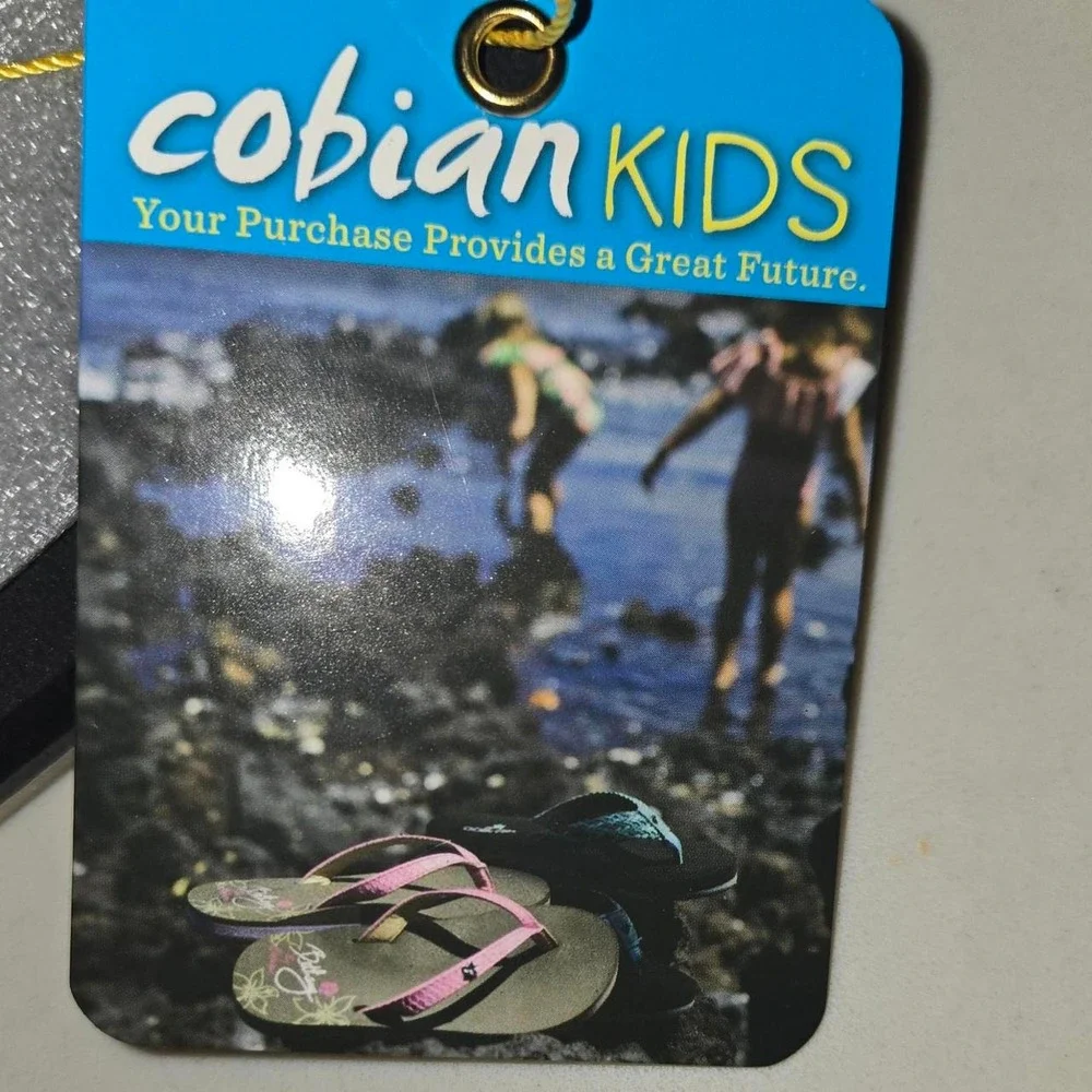 Cobian kids Floater 2 Jr.  black flip flops, Size US 6/7 Floater  #summer #beach
